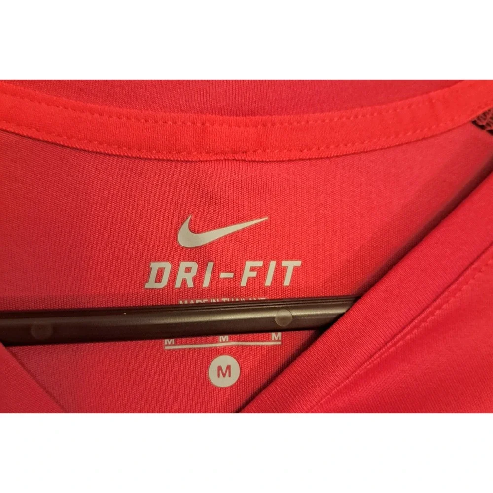 Nike Dri-Fit Vented‎ Short Sleeve T-Shirt Women's Size Medium Pink